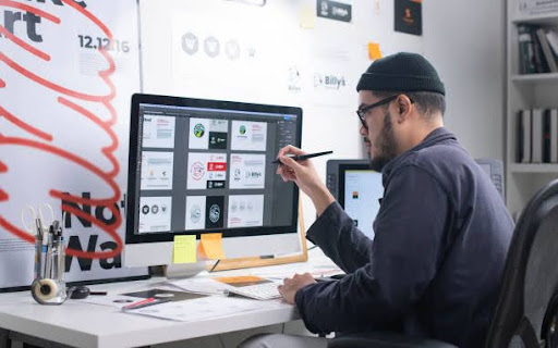 Understanding In-House Remote Graphic Designers